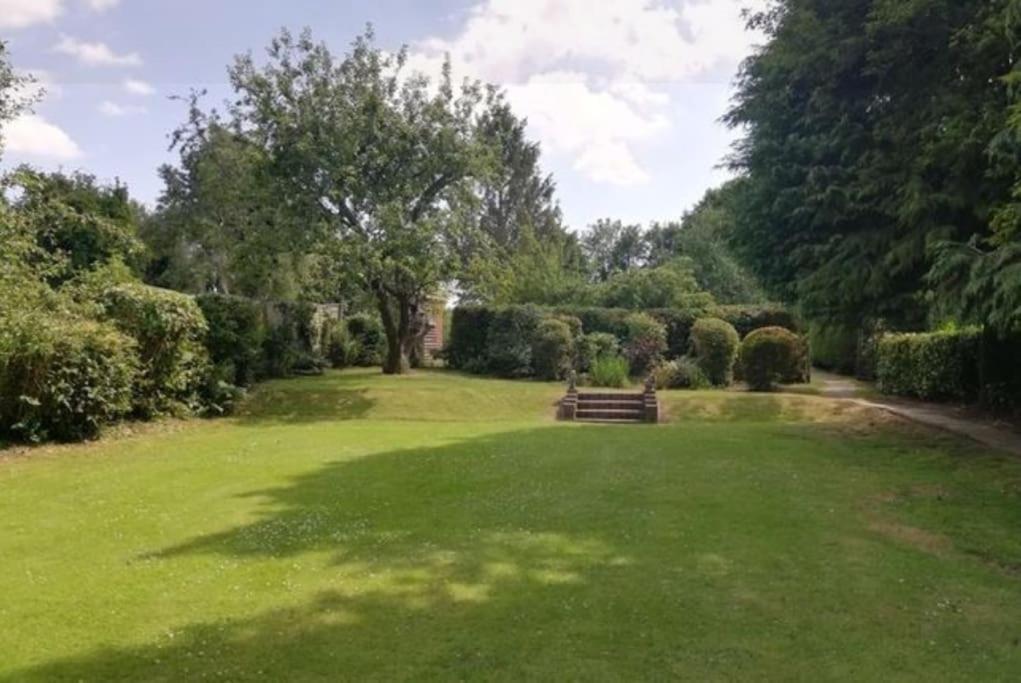 Sycamore Lodge Kent With Ev Zappi Type 2, Swimming Pool For A Fee Sellindge Экстерьер фото