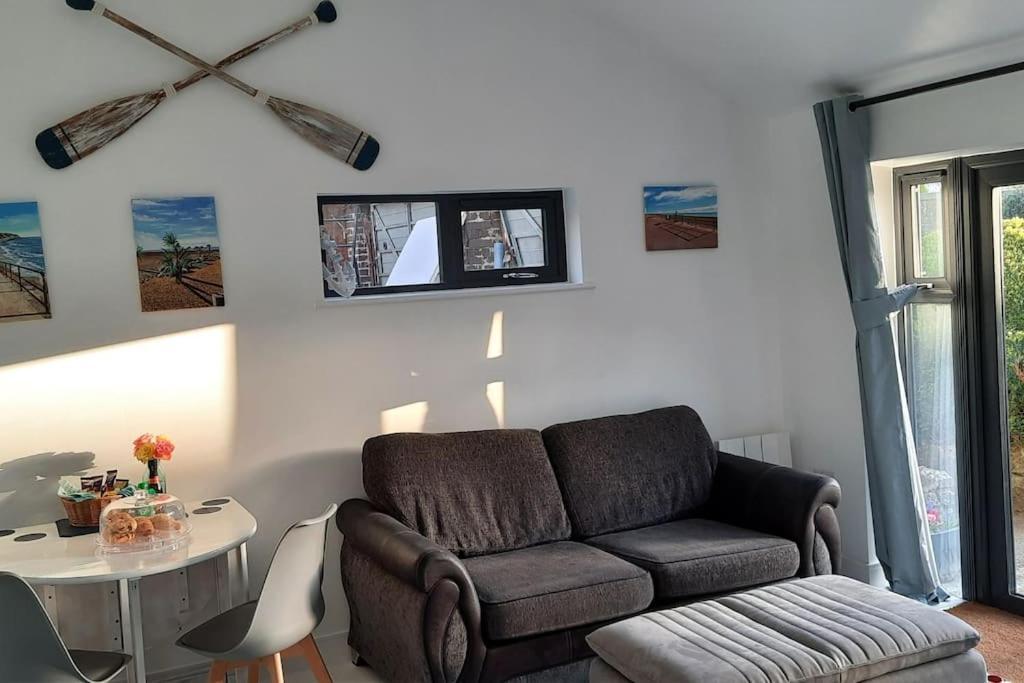 Sycamore Lodge Kent With Ev Zappi Type 2, Swimming Pool For A Fee Sellindge Экстерьер фото